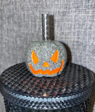Load image into Gallery viewer, Pumpkin Straw Topper
